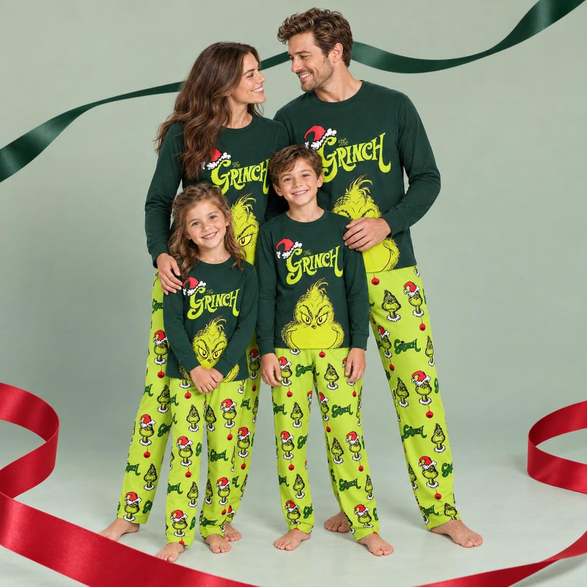 Niedliche grüne Grinch-Partner-Weihnachtspyjamas für die Familie